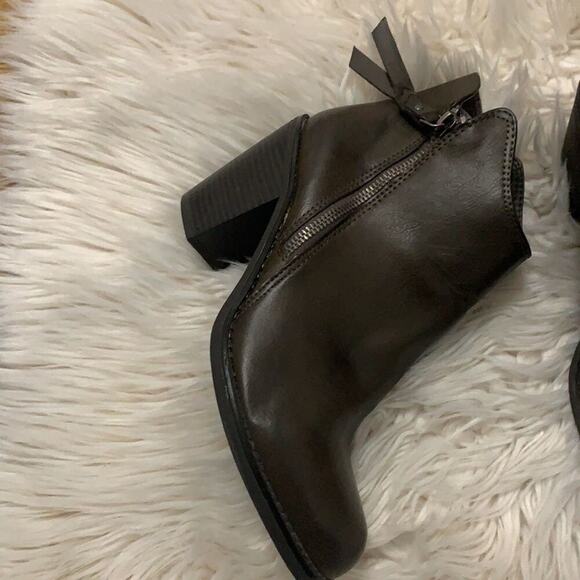 AMERICAN RAG BOOTIES SIZE 7M - Picture 3 of 5